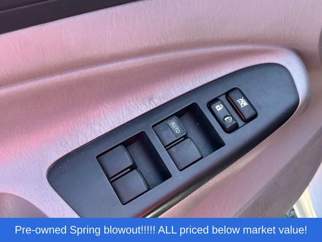 Used 2013 Silver Toyota SR5 image 13