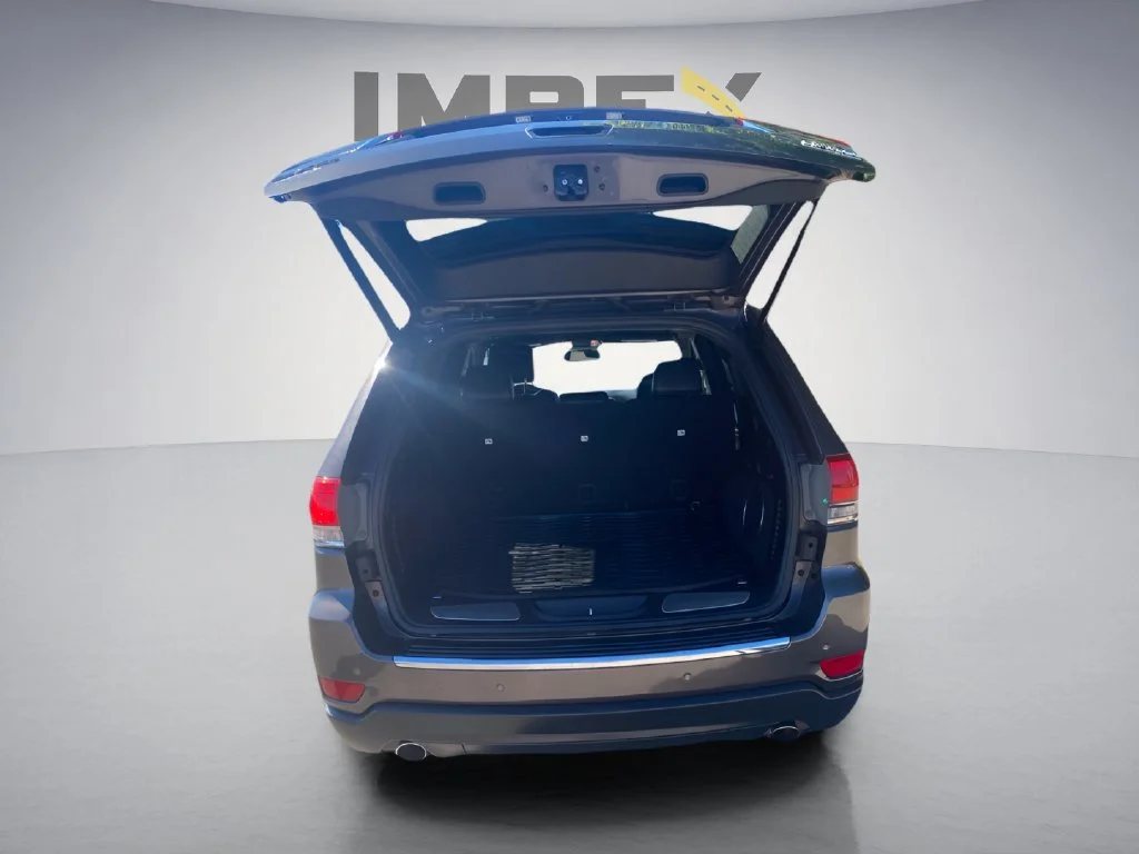 Used 2014  Jeep Limited image 29