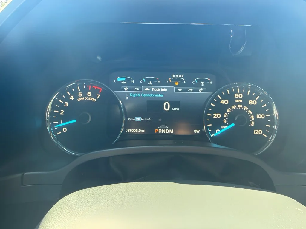 Used 2019  Ford XL image 28