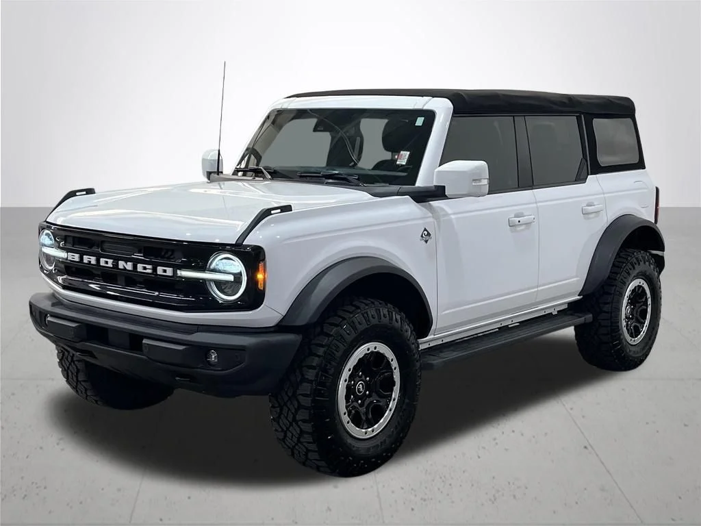Used 2022 White Ford Outer Banks image 2