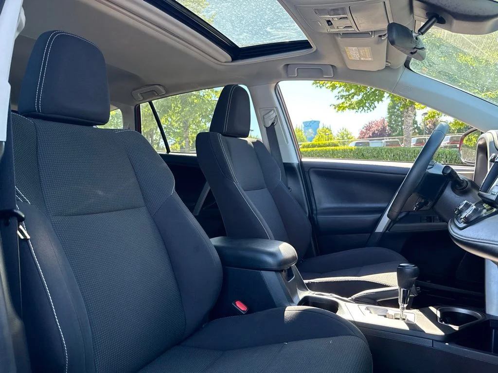 Used 2018 Ruby Flare Pearl Toyota XLE image 24