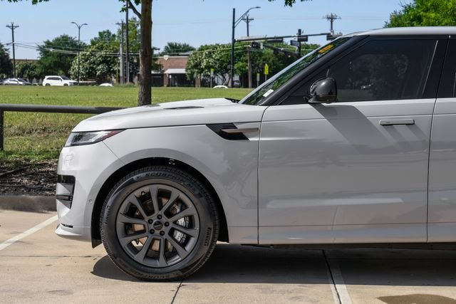 New 2026  Land Rover Dynamic SE image 13