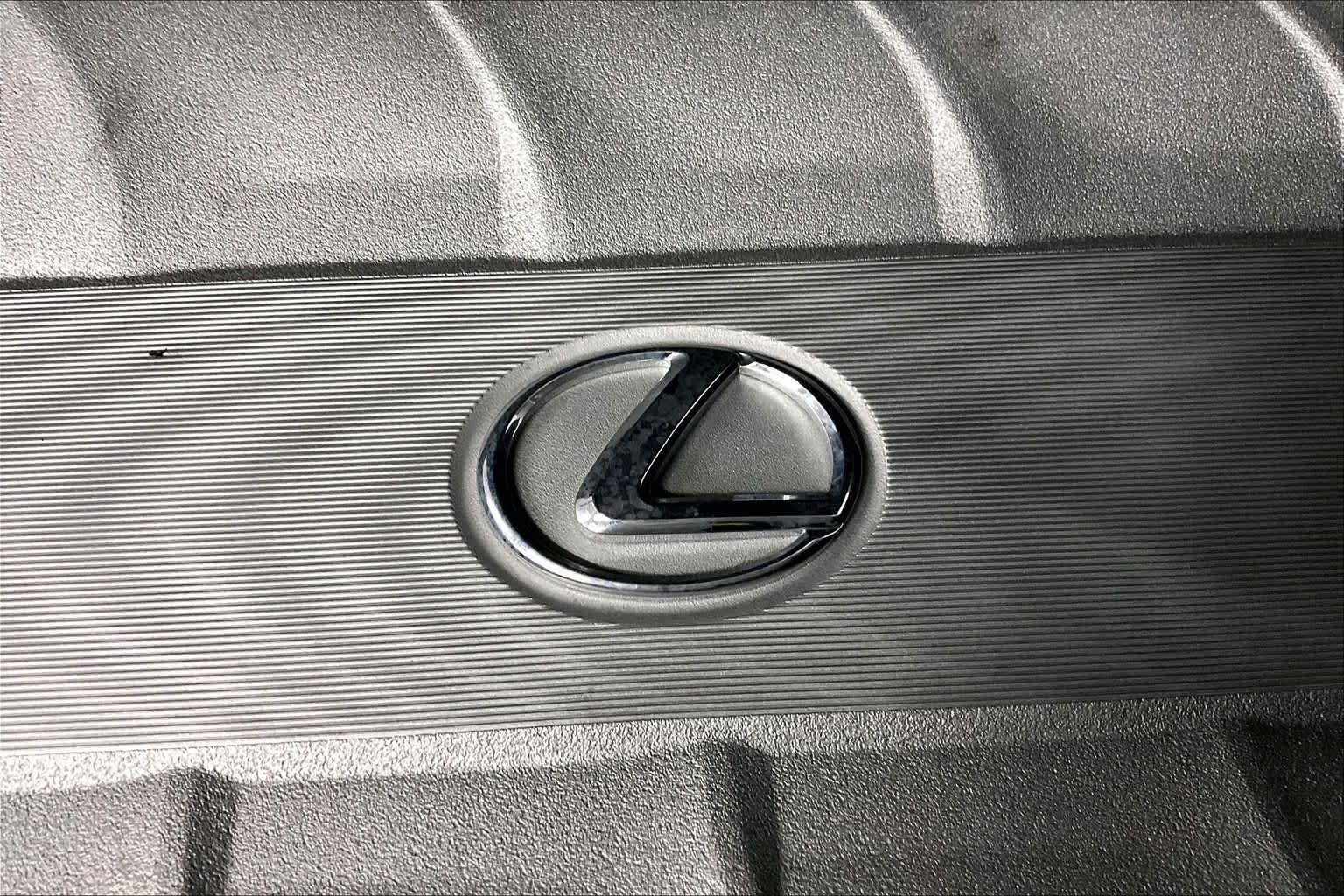 Used 2014 Nebula Gray Pearl Lexus  image 33