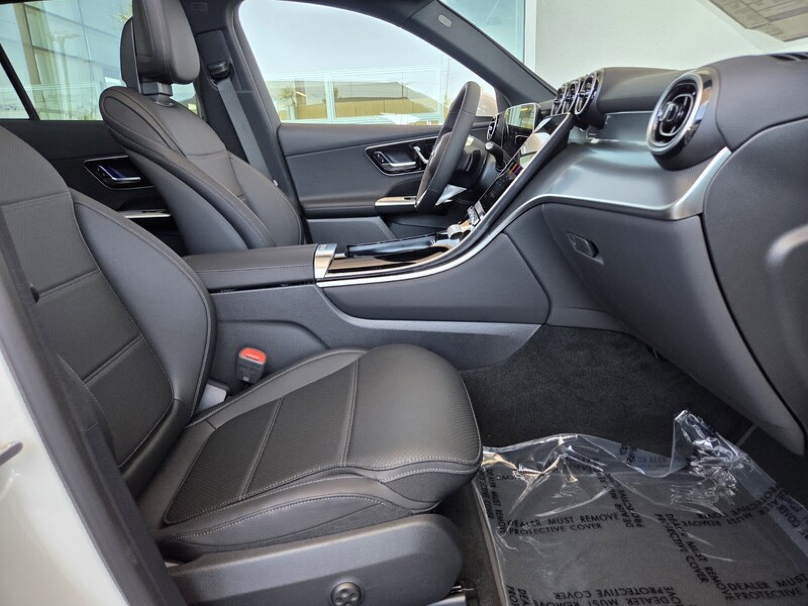 New 2026 Polar White Mercedes-Benz GLC 300 SUV image 17