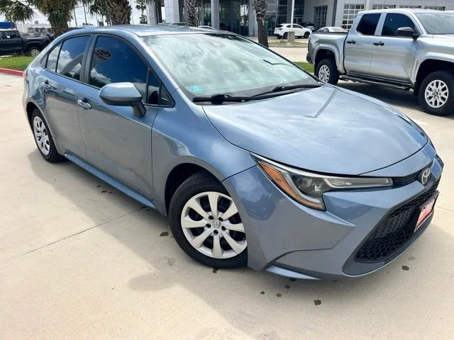 Used 2022  Toyota LE image 1