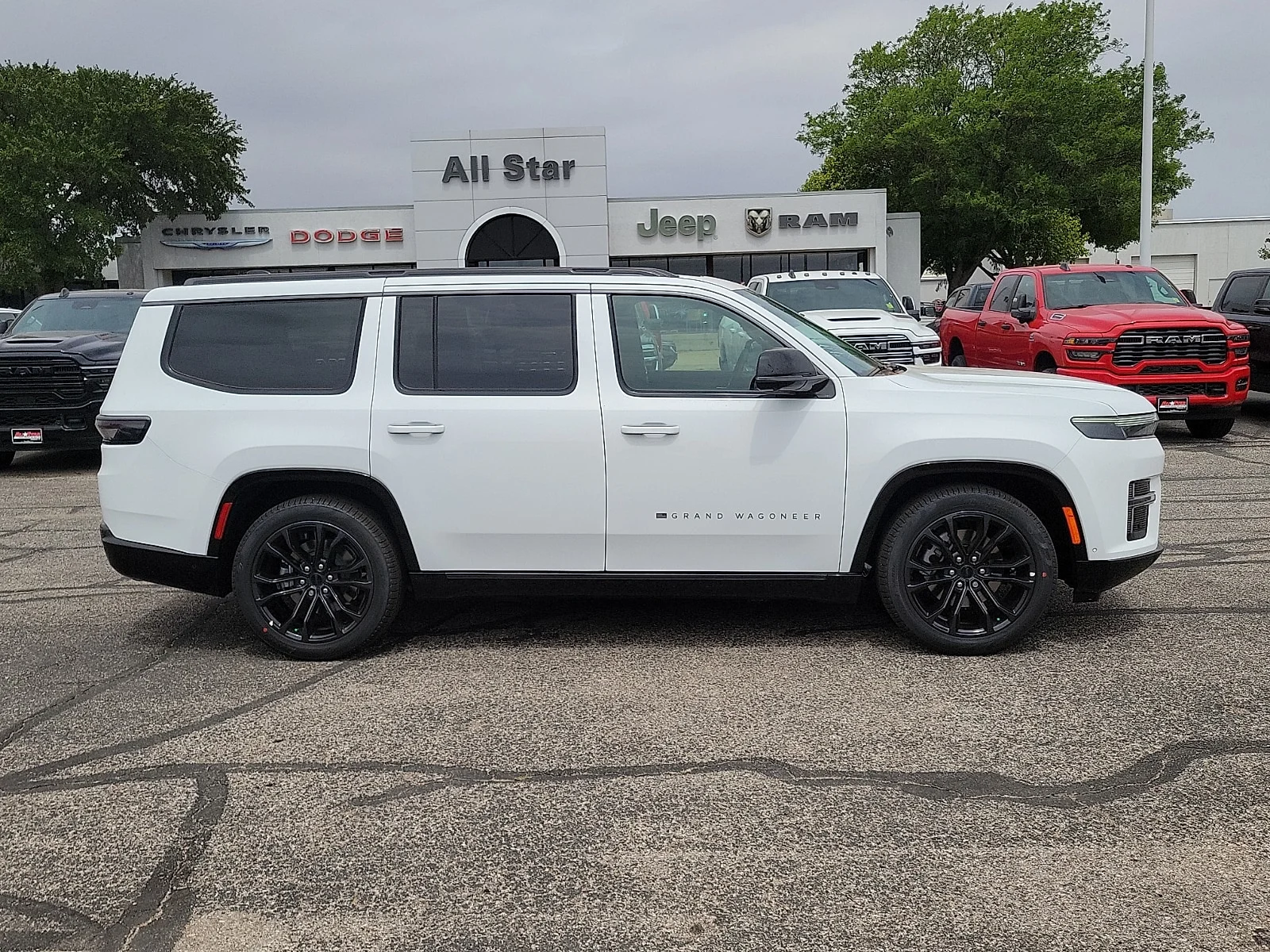 New 2026 Bright White Jeep SUMMIT RESERVE 4X4 image 5