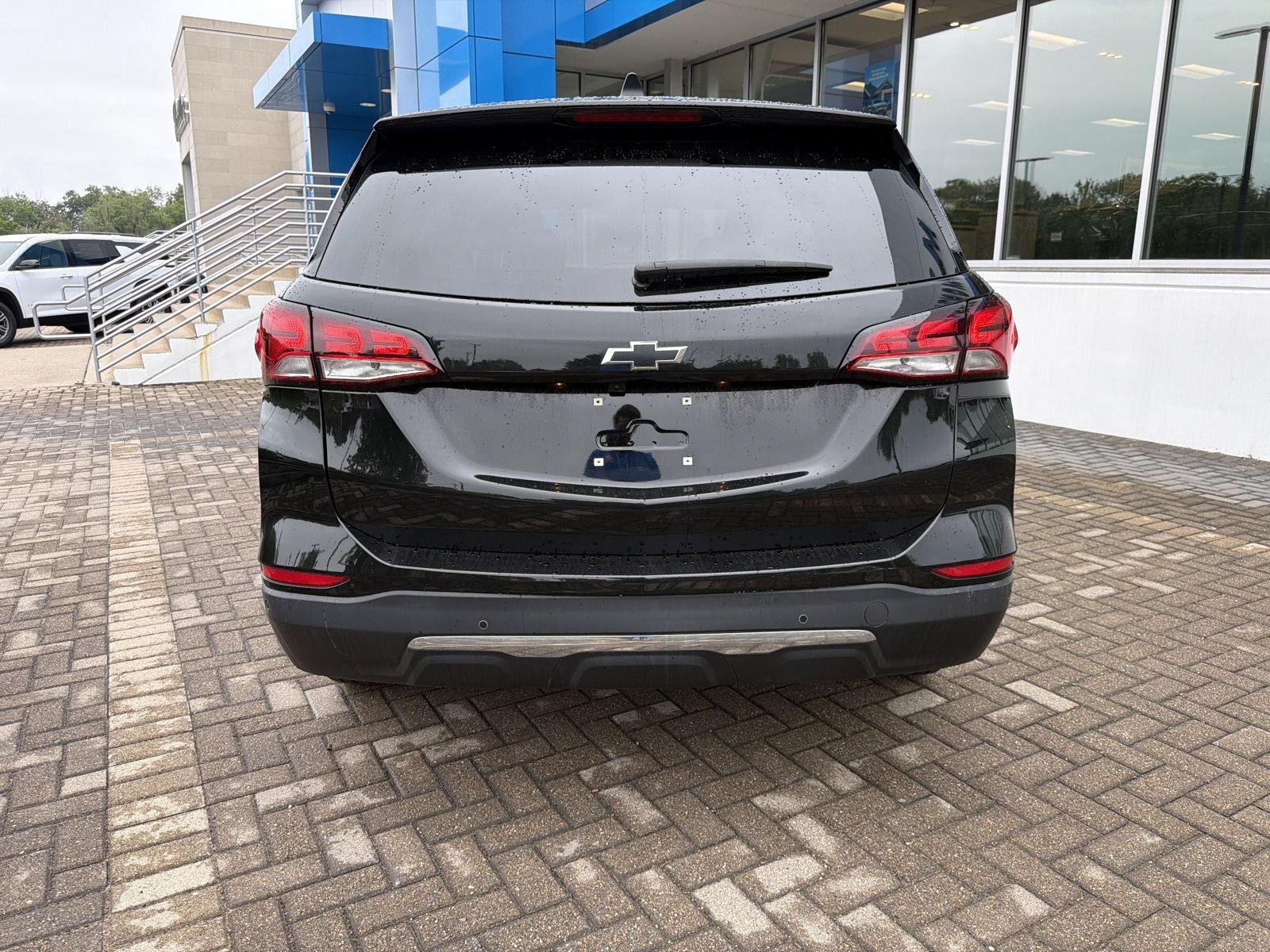 Used 2023 Mosaic Black Metallic Chevrolet LT image 4
