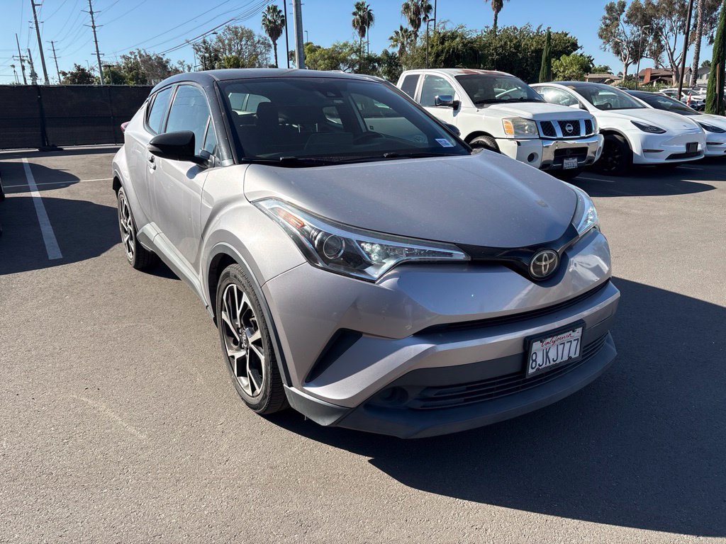 Used 2019 Silver Toyota XLE image 4