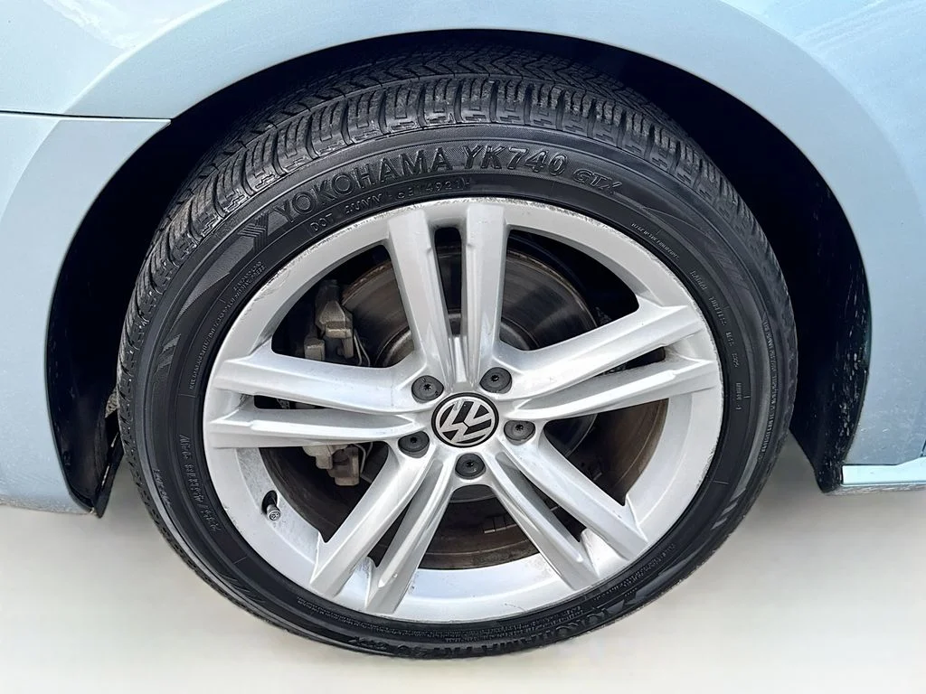 Used 2012 Blue Volkswagen TDI SEL Premium image 37