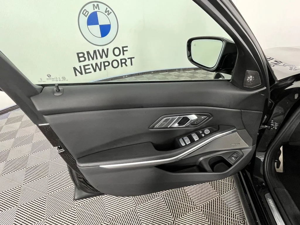 Used 2025 Black BMW M340i xDrive image 27