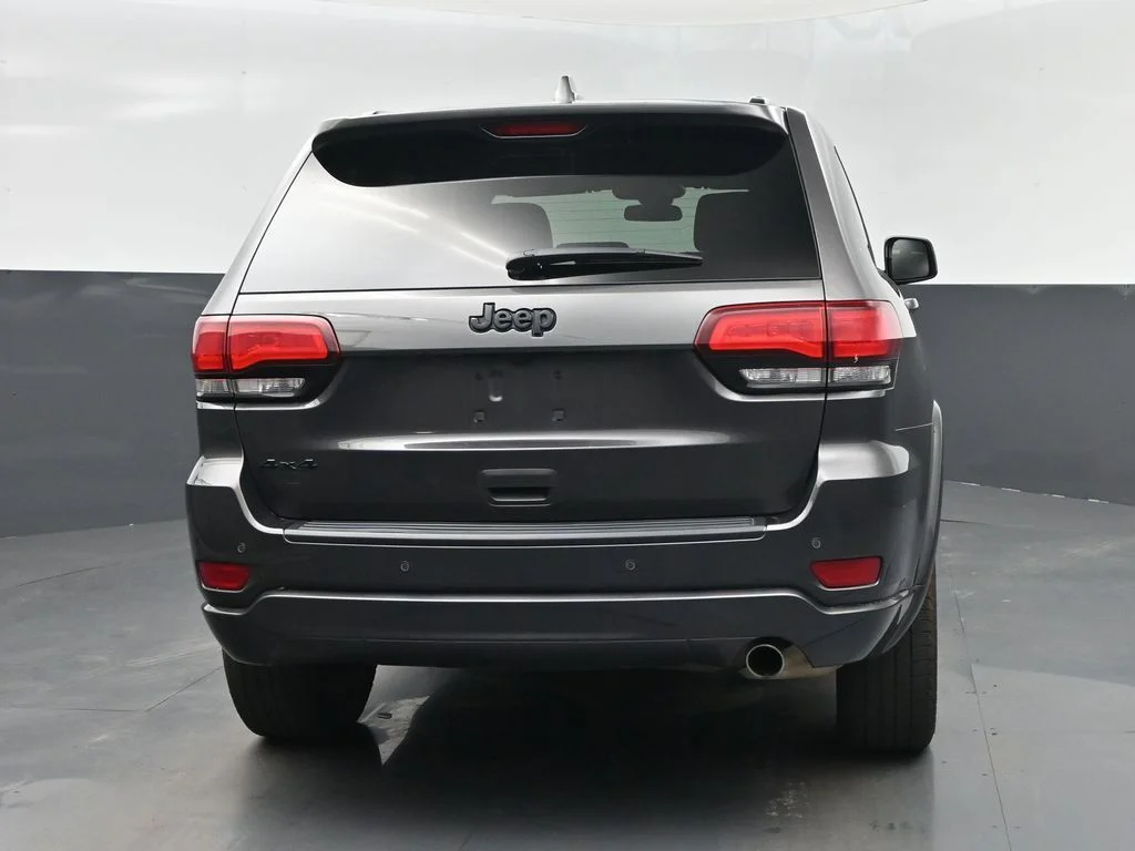 Used 2021 Gray Jeep Laredo X image 11