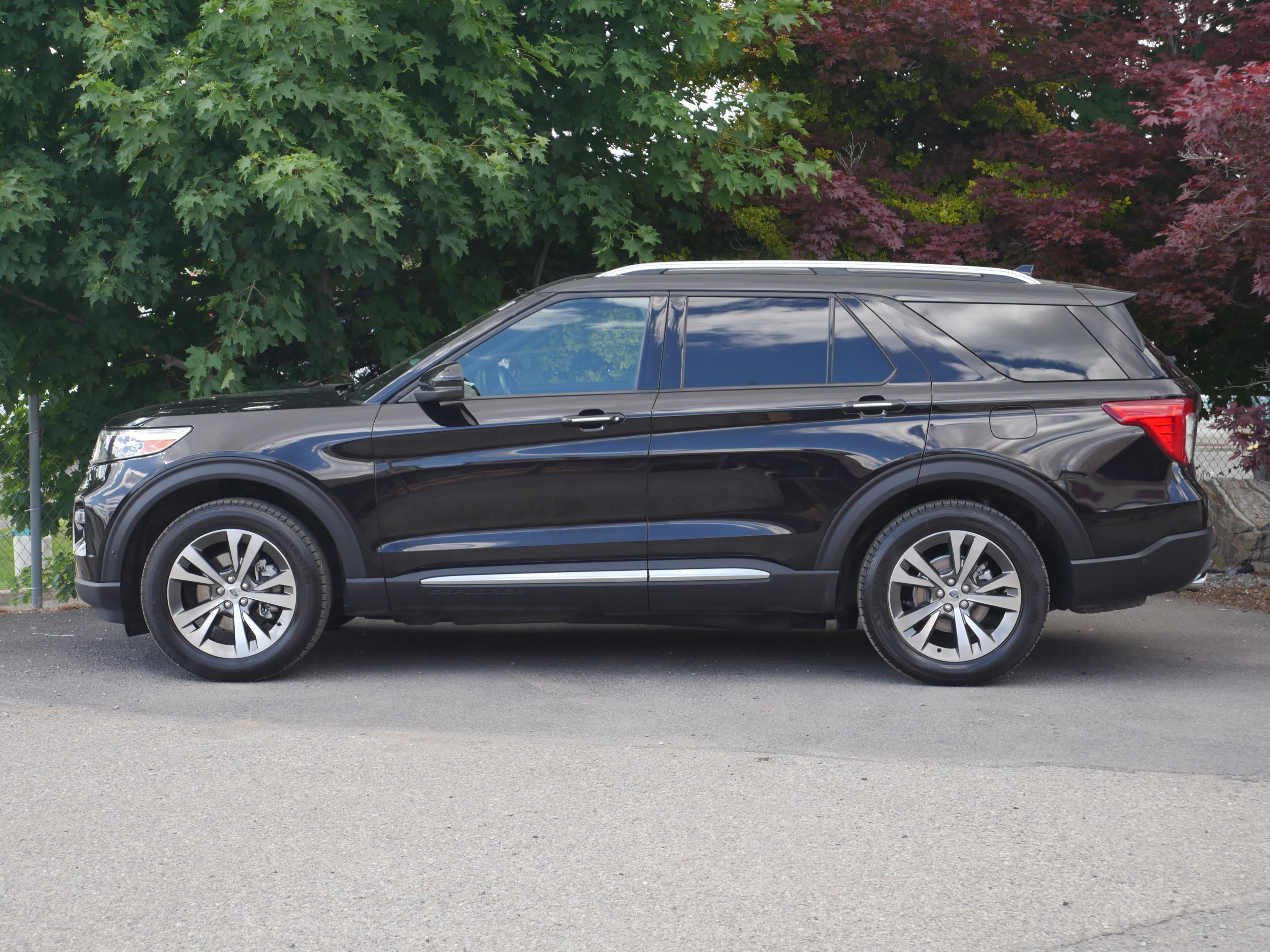 Certified Used 2020 Black Metallic Ford Platinum image 16