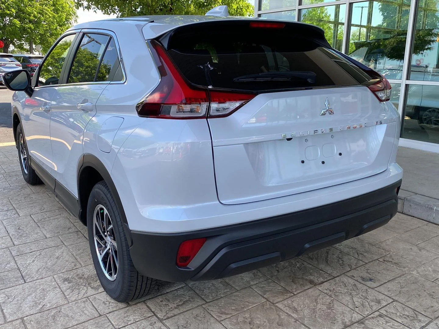 New 2026 White Diamond Mitsubishi ES image 5