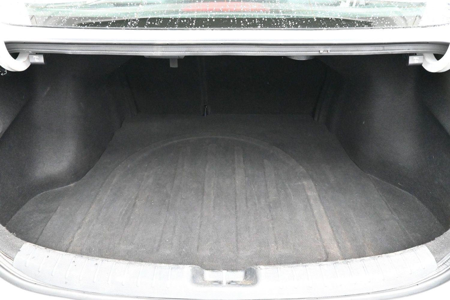 Used 2022 Snow White Pearl Kia GT-Line image 9
