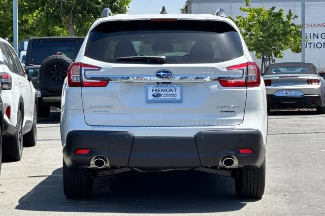 New 2026 CRYSTAL WHITE PEARL Subaru Limited 7-Passenger image 5