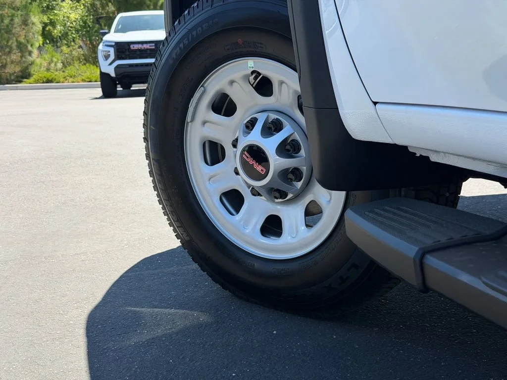 New 2026 Summit White GMC Pro image 15