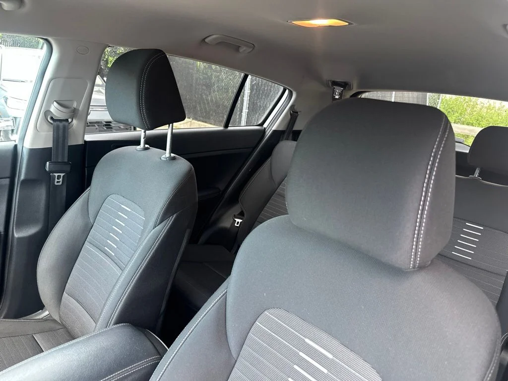 Used 2020 White Kia LX image 11