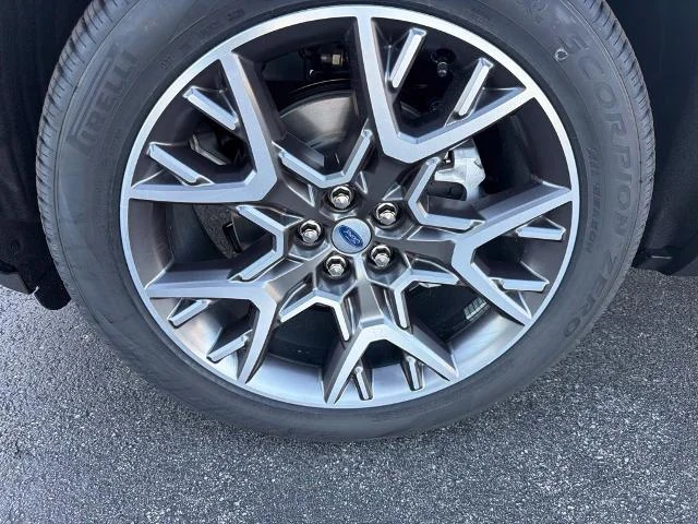 New 2027 Star White Metallic Tri-Coat Ford Platinum™ image 38