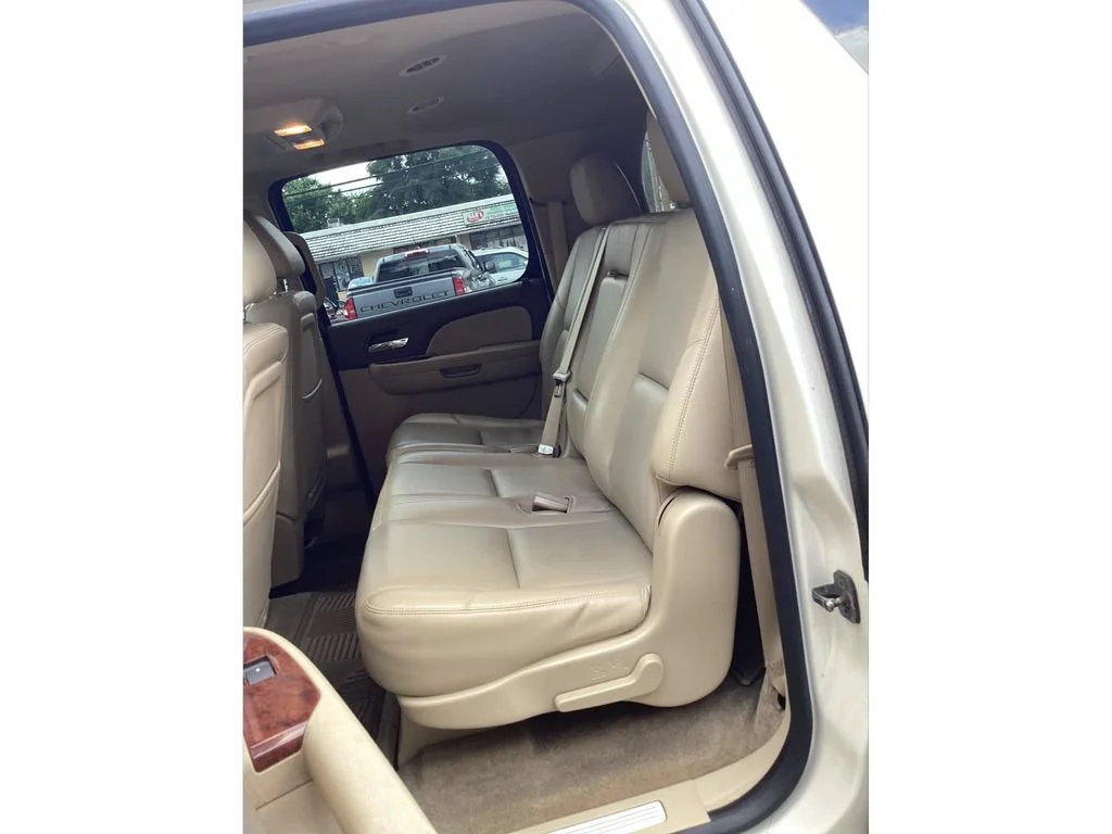 Used 2012 WHITE DIAMOND TRICOAT Chevrolet LTZ image 13