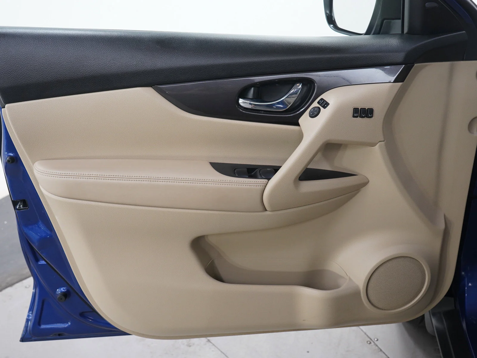 Used 2019 Caspian Blue Metallic Nissan SV image 20