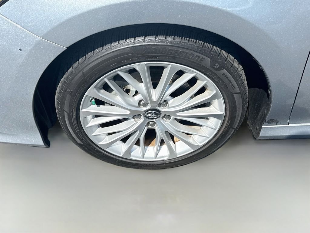 Used 2019 Celestial Silver Metallic Toyota XLE image 9