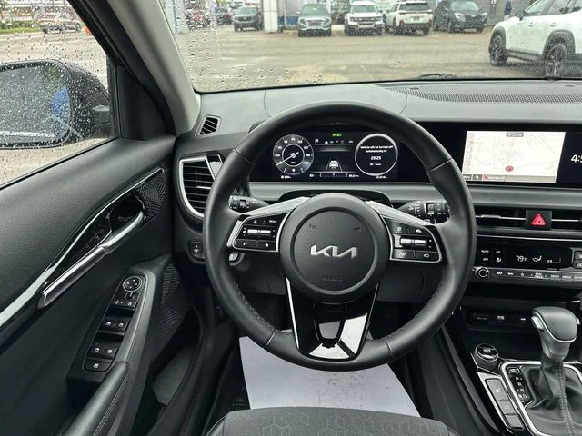 Used 2024 Black Kia X-Line image 13