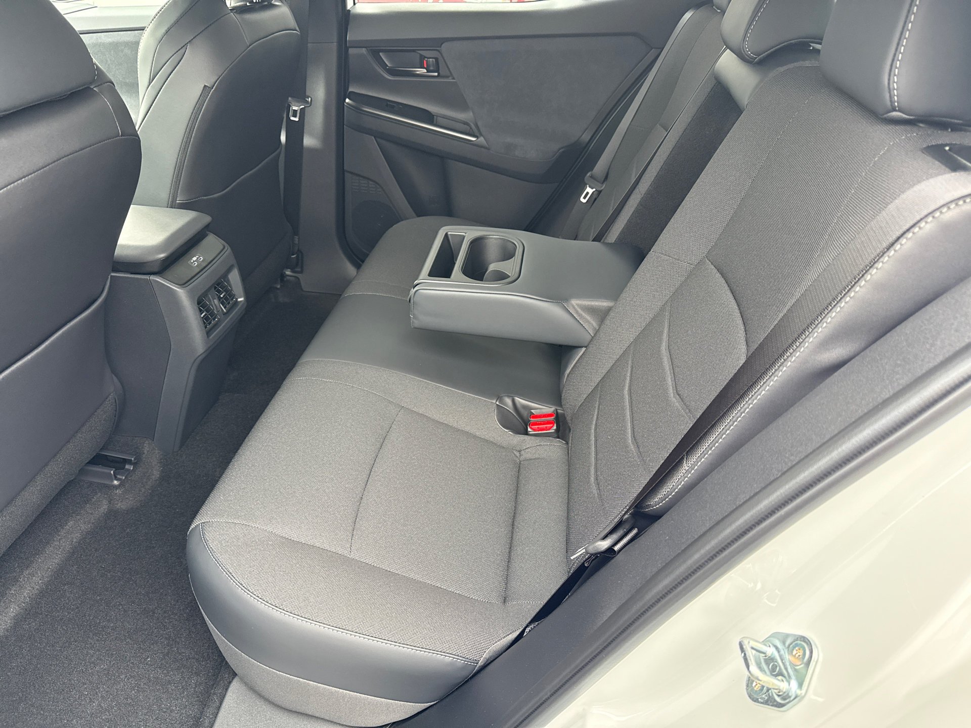 New 2026 Wind Chill Pearl <sup>1</sup> Toyota  SE image 19