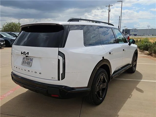 Used 2027 White KIA X-Line SX-Prestige All-Wheel Drive image 3