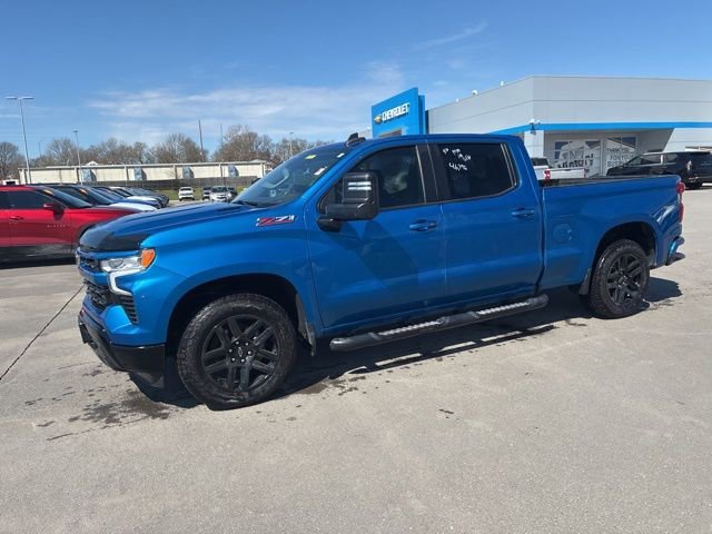 Used 2022 Chevrolet Silverado 1500 RST with VIN 3GCUDEET1NG584000 for sale in Kansas City