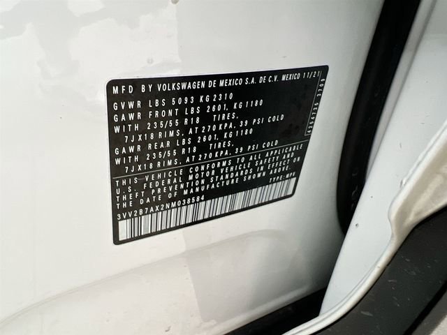 Used 2022 Pure White Volkswagen SE image 41