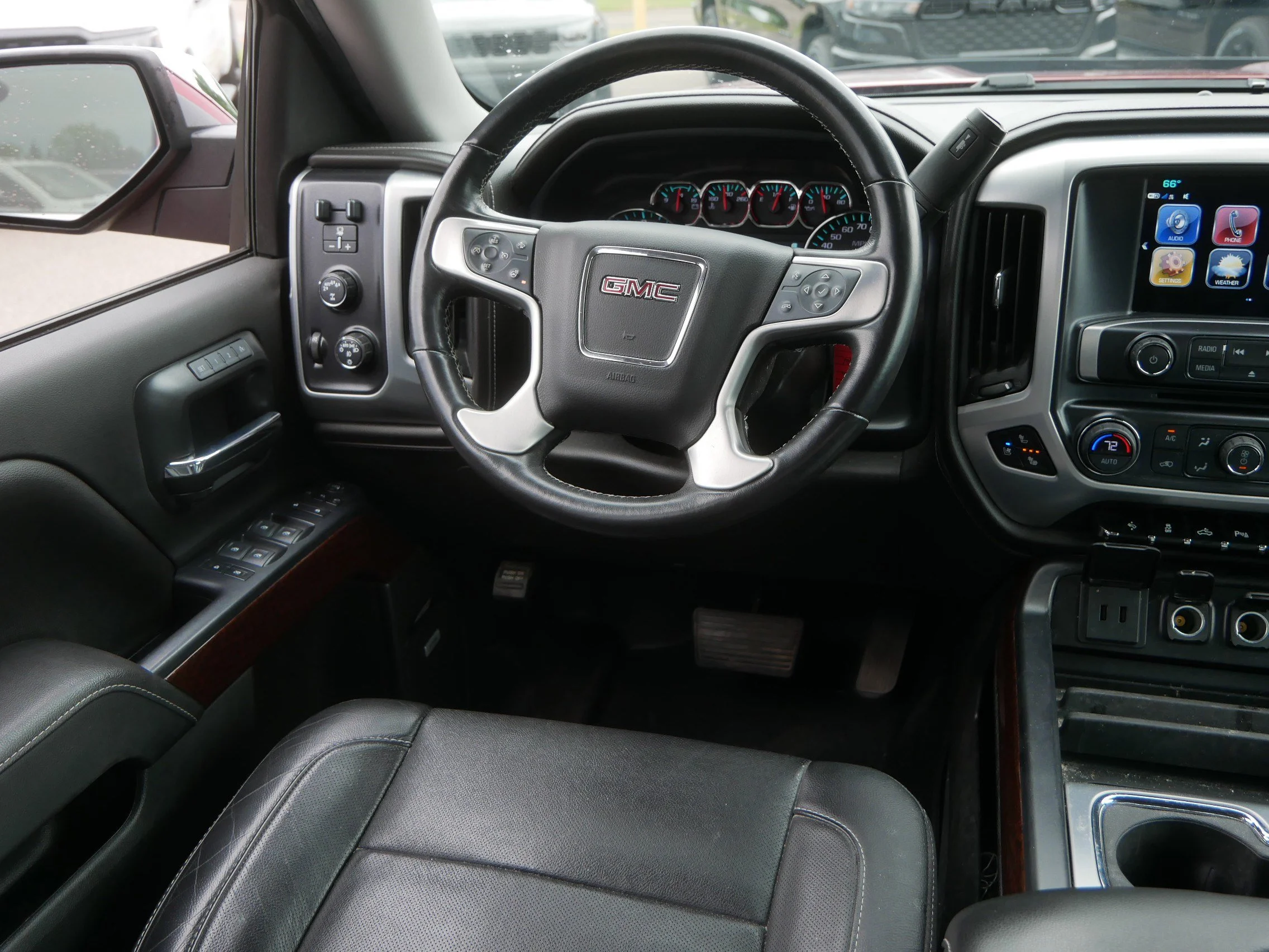 Used 2018 Red Quartz Tintcoat GMC SLT image 9