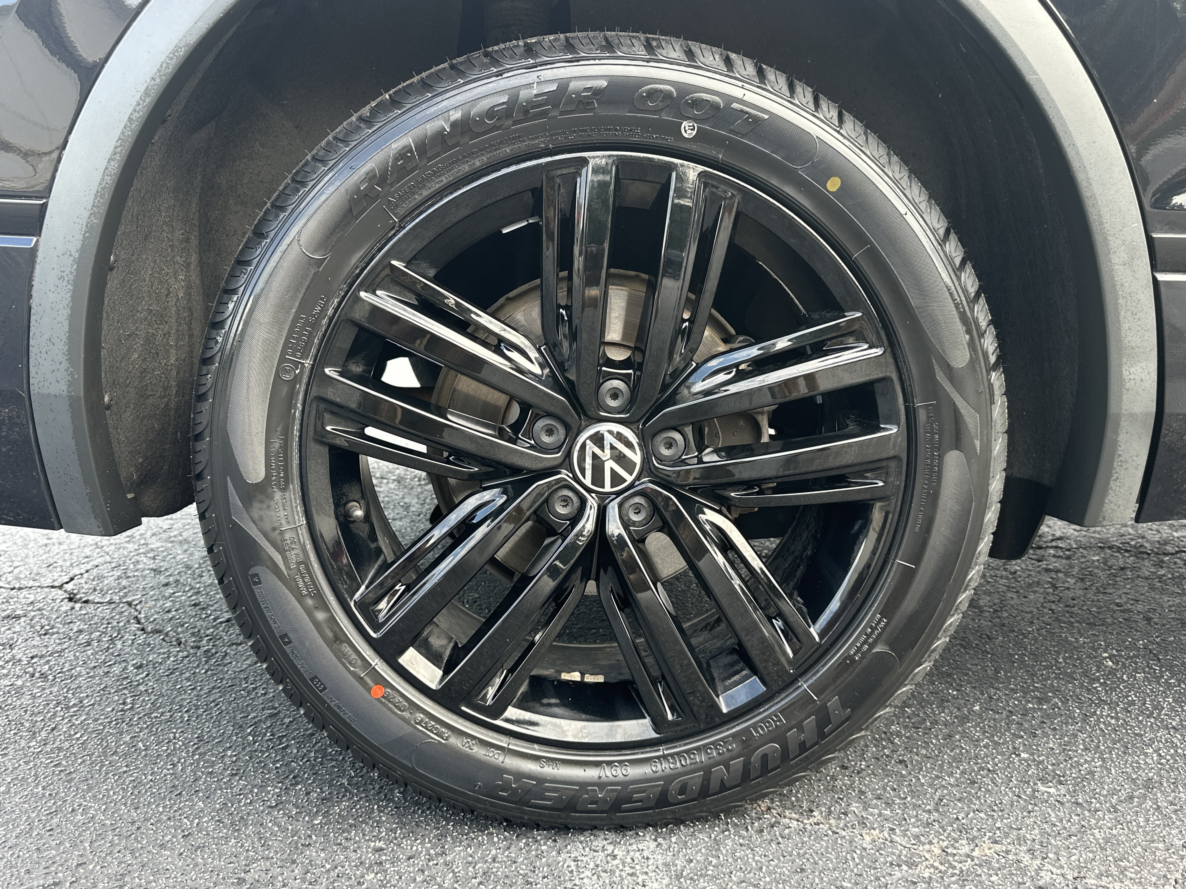 Used 2022  Volkswagen SE R-Line Black image 18