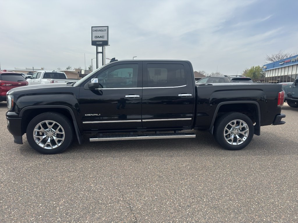 2017 GMC Sierra 4WD Crew Cab Short Box's photo
