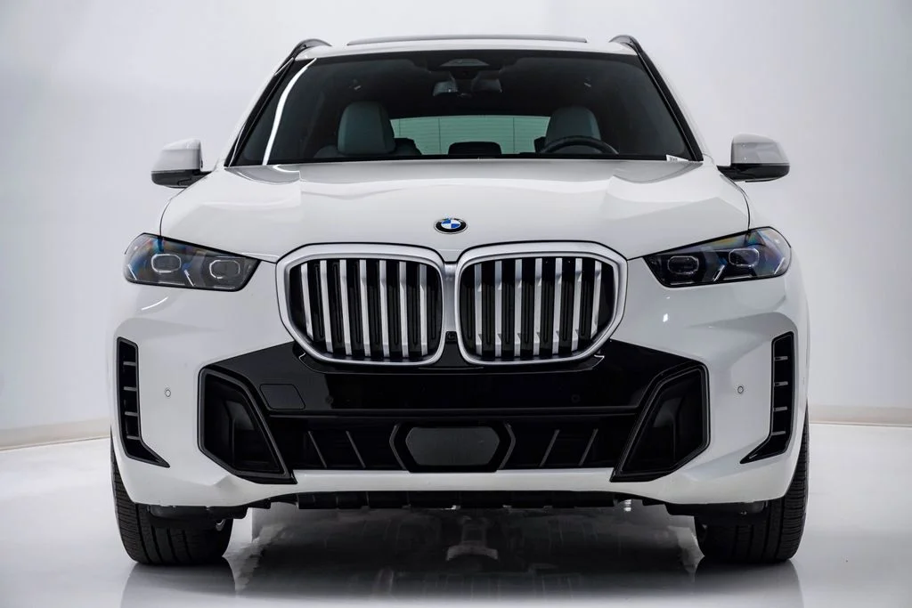 Used 2024 Alpine White BMW xDrive40i image 6