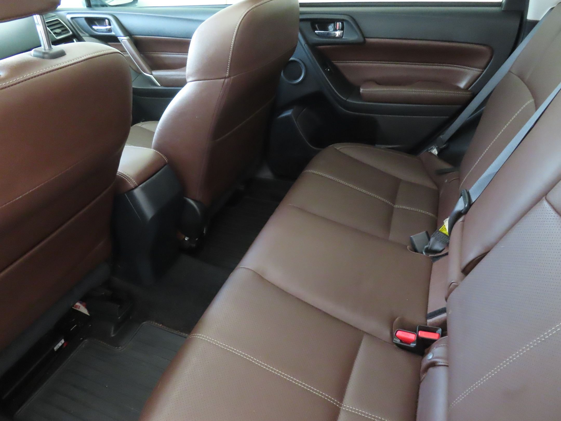 Used 2017 White Subaru 2.5i Touring image 23