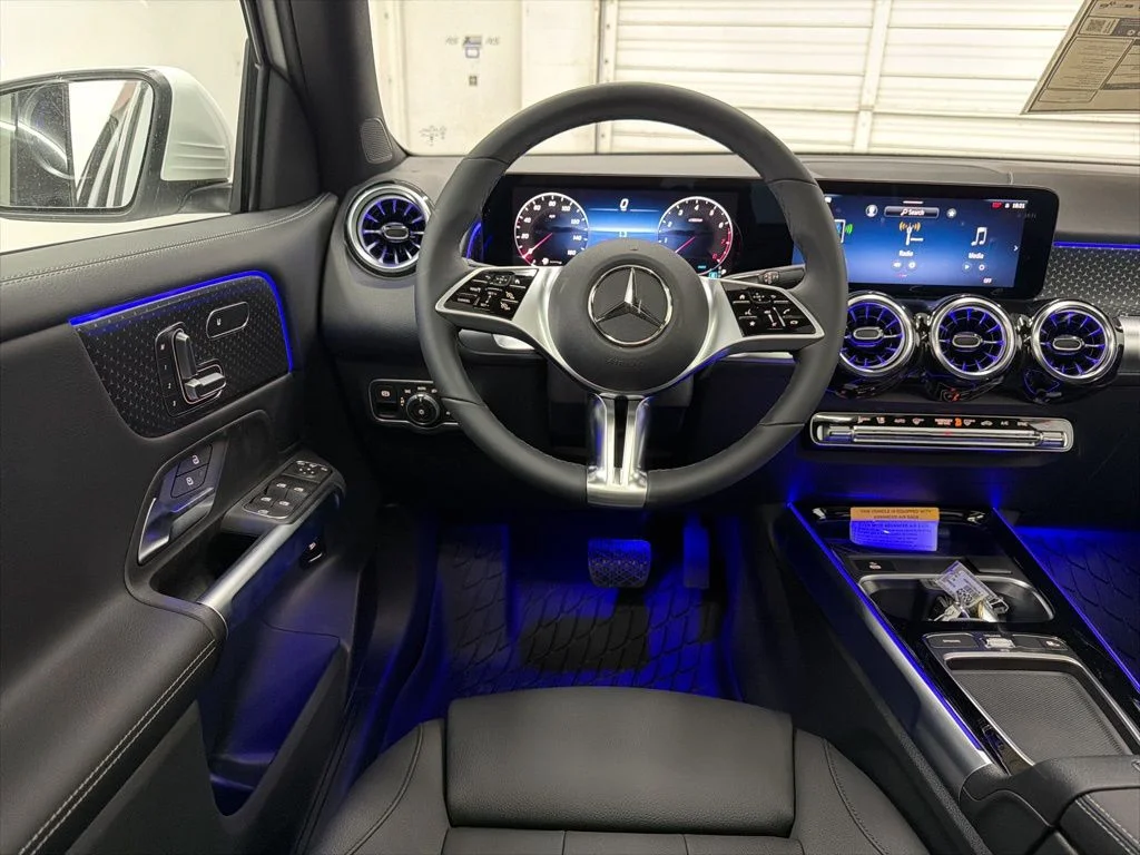 Used 2026 White Mercedes-Benz GLB 250 image 20