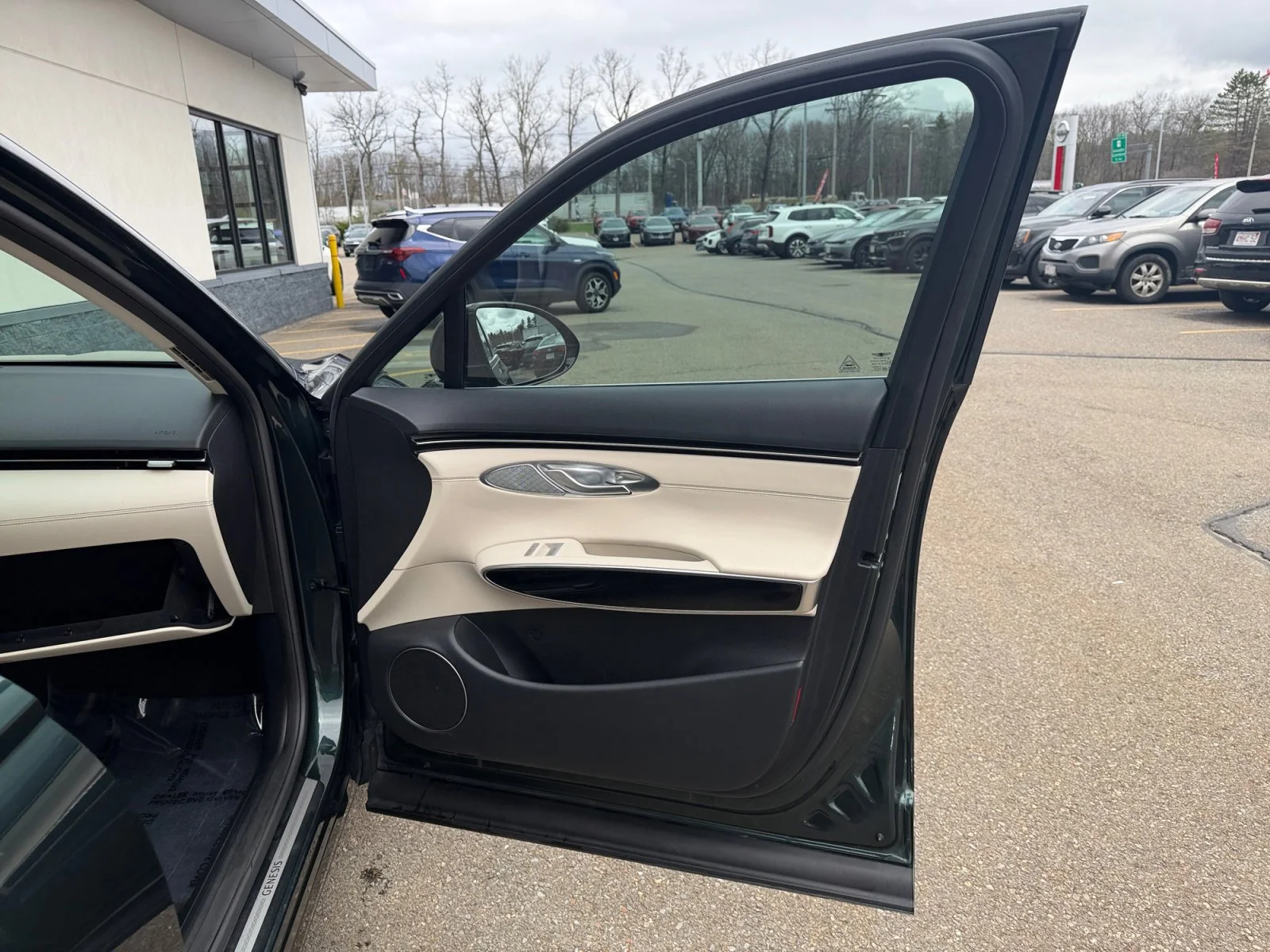 Used 2022 Cardiff Green Genesis 2.5T image 32