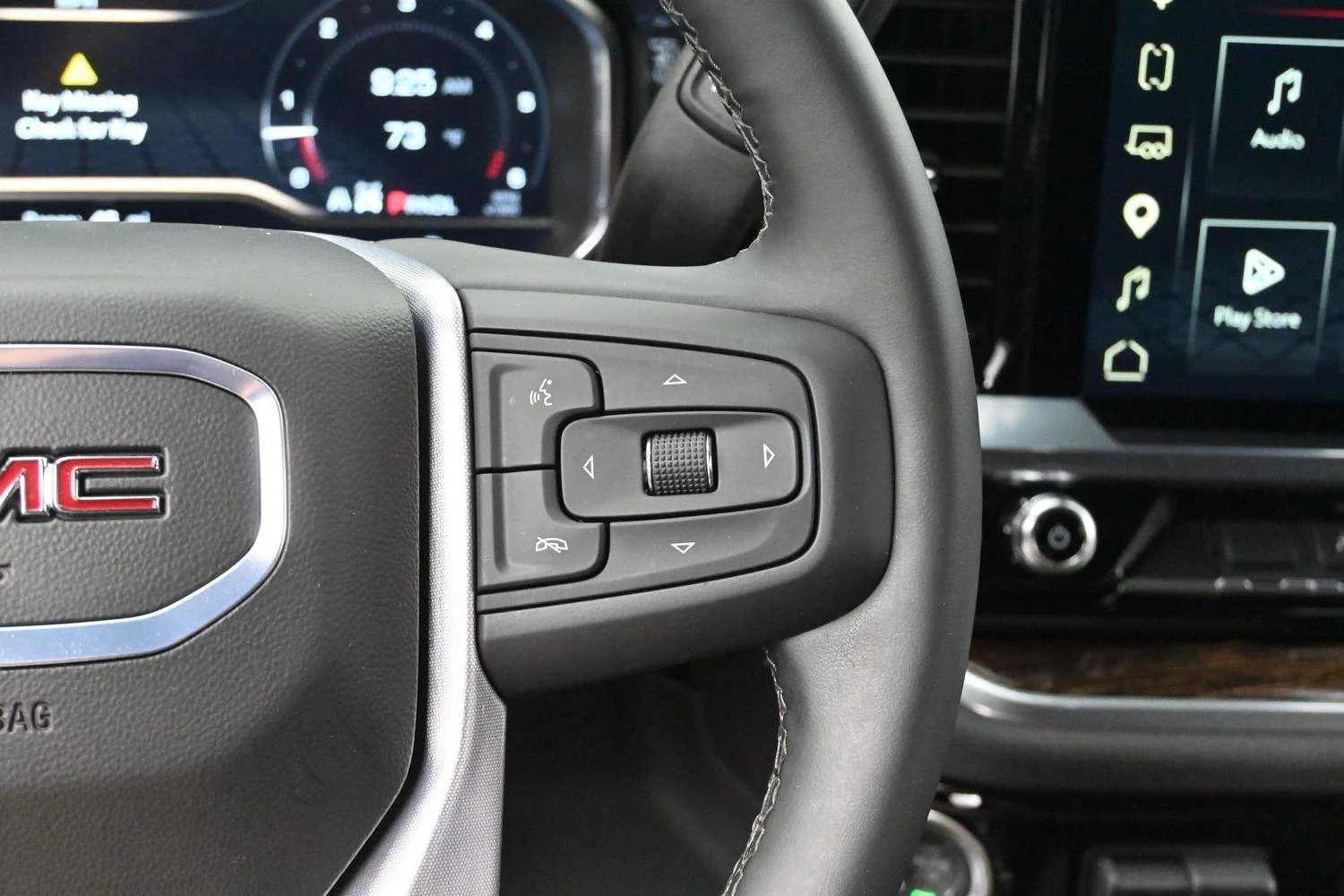 Used 2025 Onyx Black GMC Elevation image 16