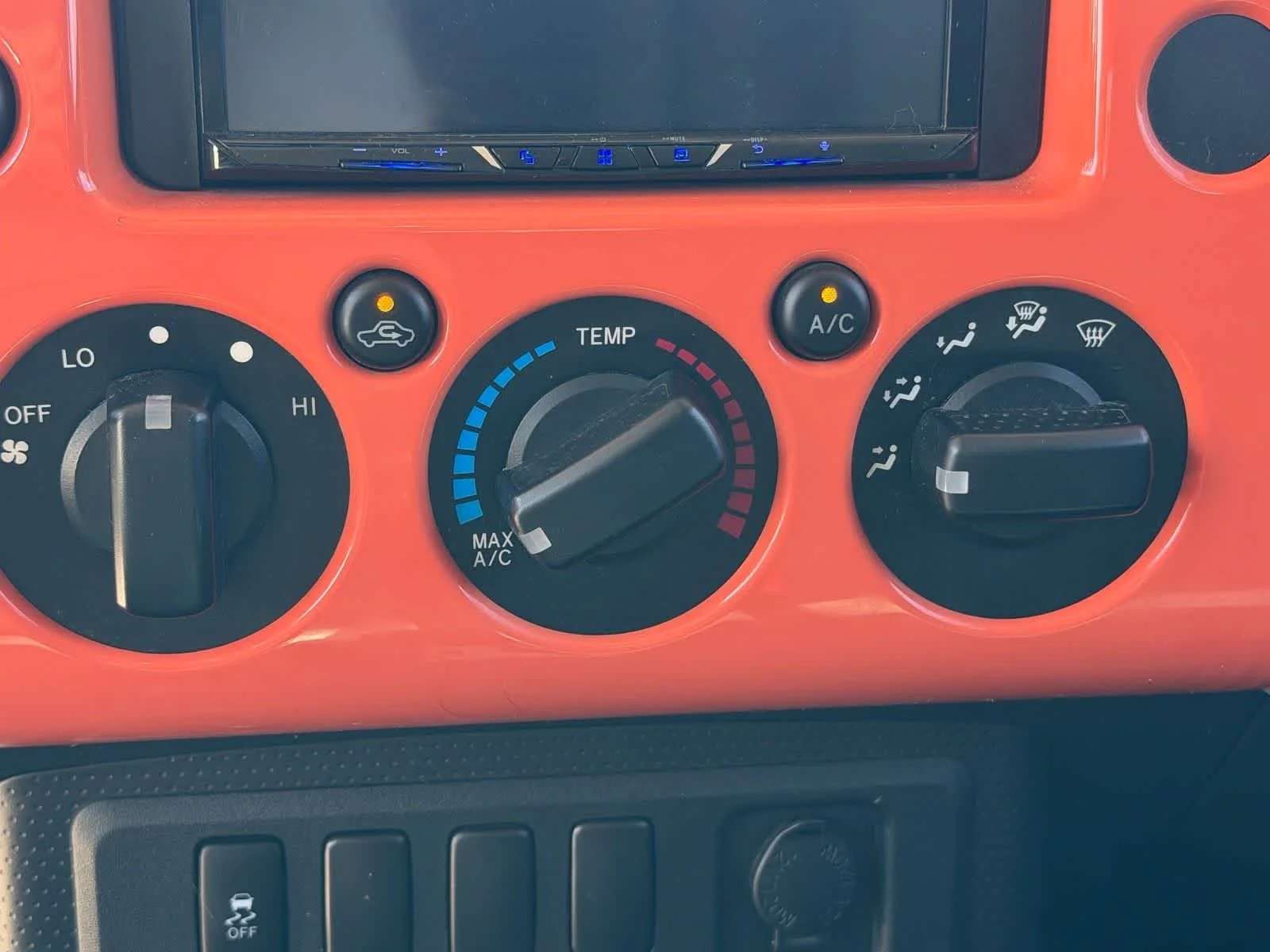 Used 2014 Magma Toyota  image 23