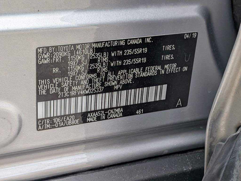 Used 2019 Silver Toyota XLE Premium image 31