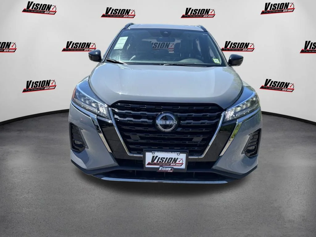Used 2024 Gray Nissan SR image 8