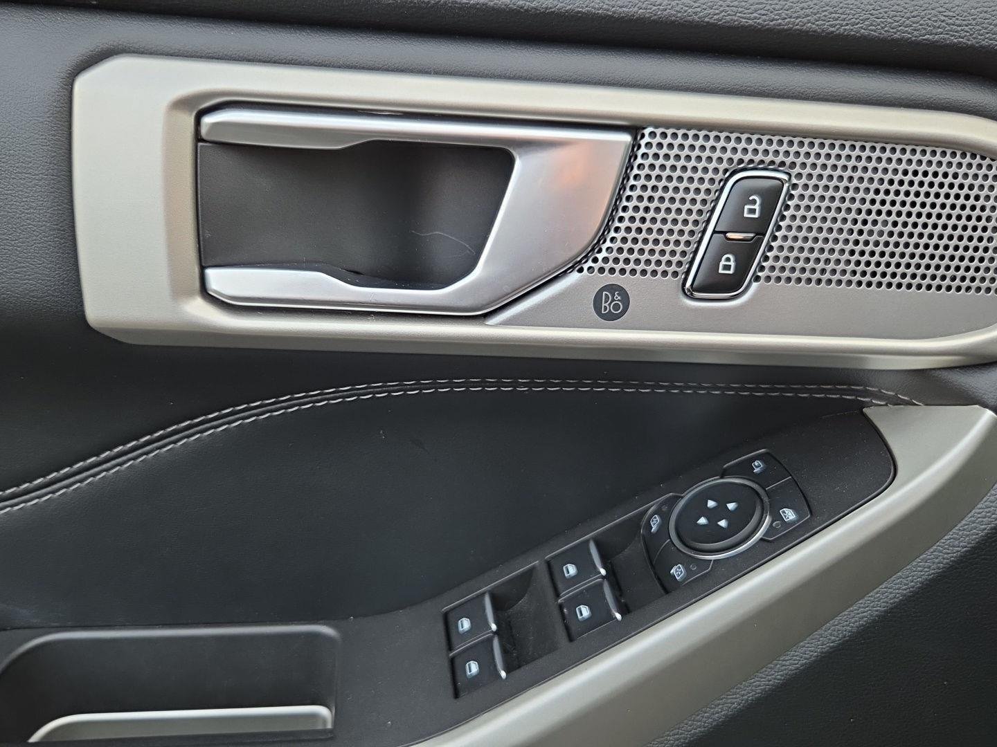 Used 2023 Agate Black Metallic Ford XLT image 14