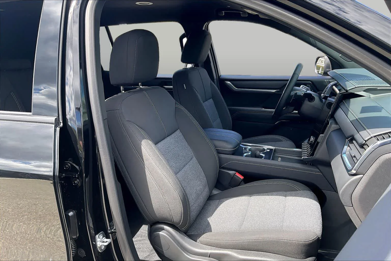 2025 GMC Acadia Elevation - Photo 15