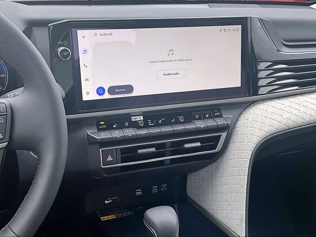 2026 Toyota Camry XLE - Photo 13