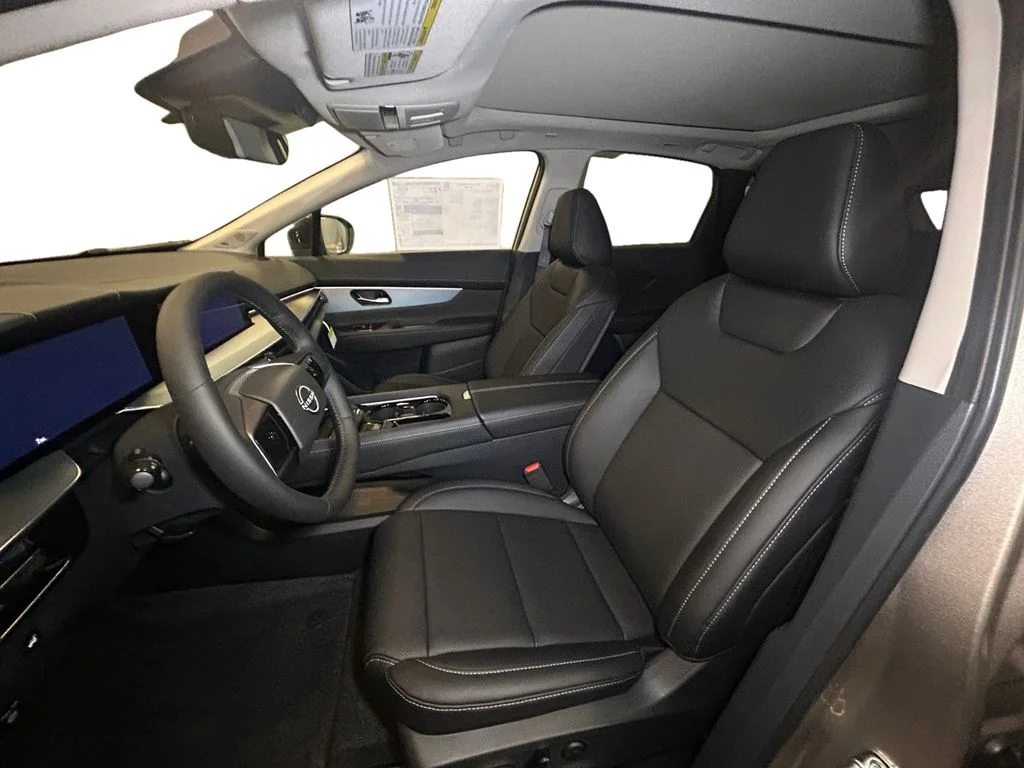 New 2026 Champagne Silver Metallic Nissan SL image 9