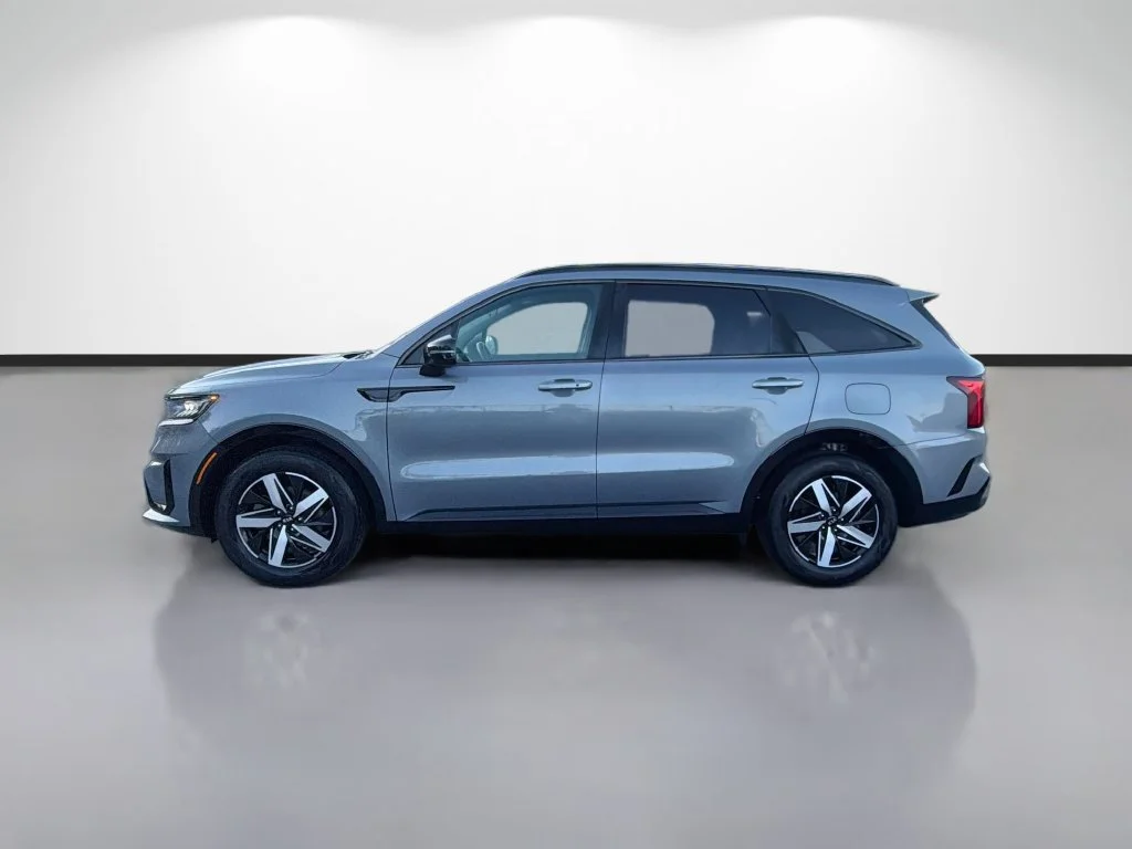 Used 2021 Silver Kia S image 6