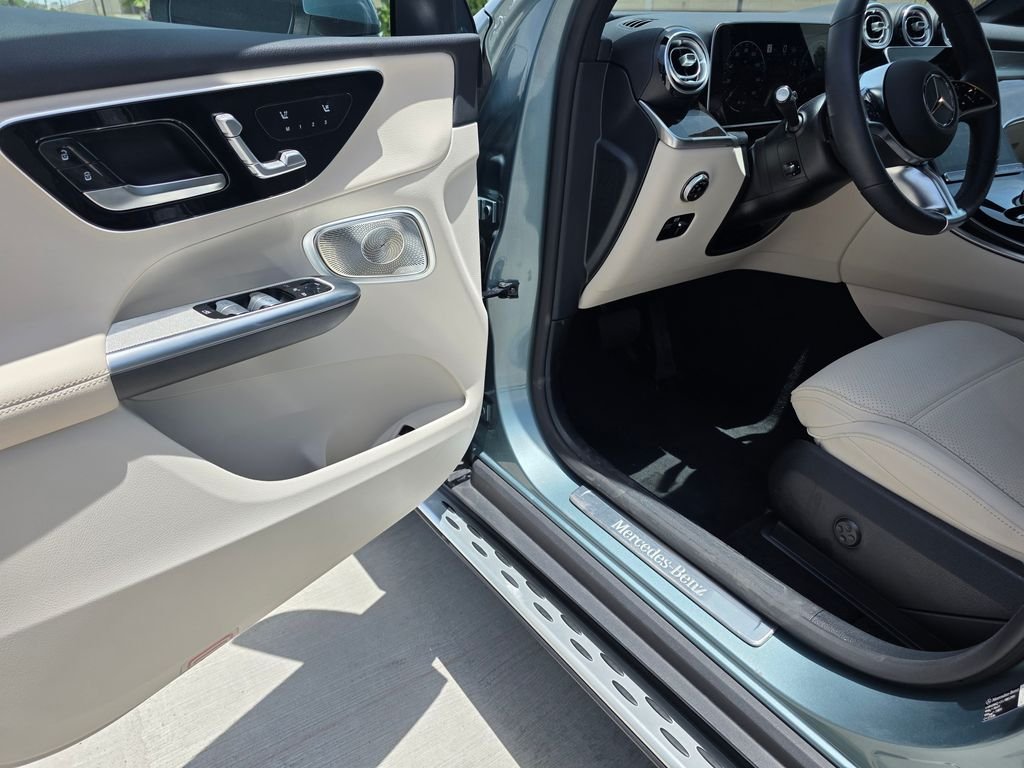 New 2026 Verde Silver Metallic Mercedes-Benz GLC 300 image 11