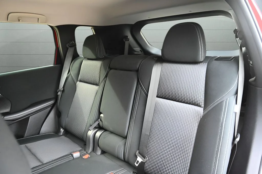 Used 2024 Red Mitsubishi ES image 41