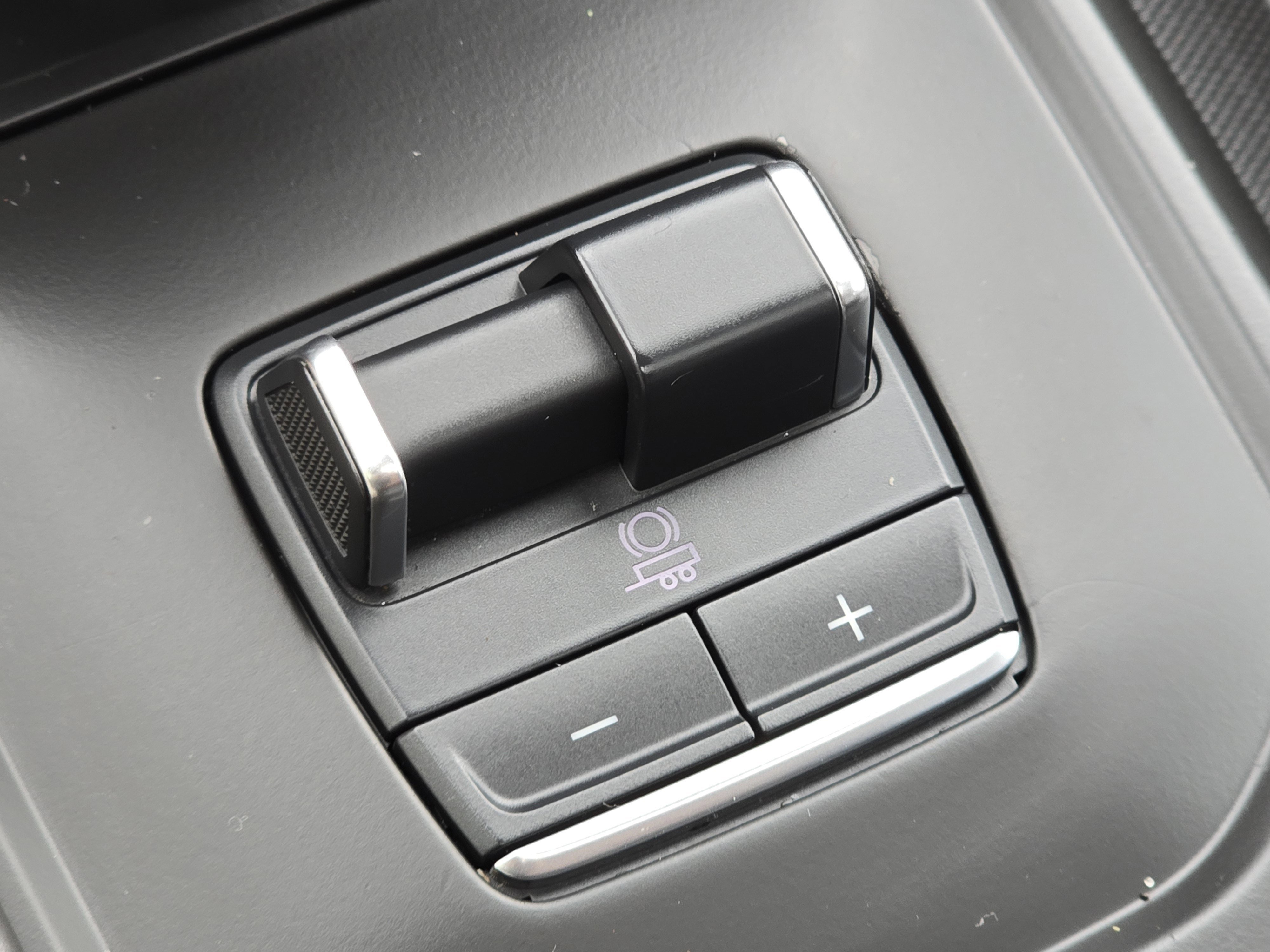 Used 2025 Thunderstorm Gray GMC Denali Ultimate image 9