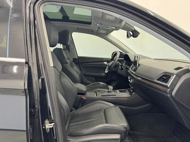 Used 2020 Black Metallic Audi 55 Premium Plus image 16